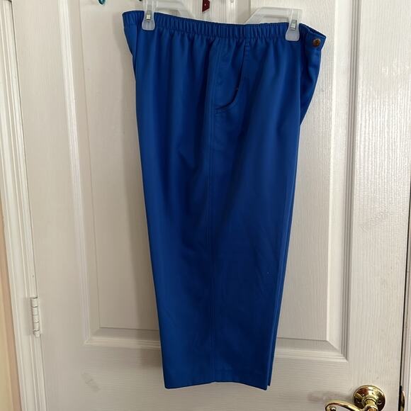 Alia women’s 14P Capri’s with pockets, beautiful blue - Picture 2 of 7